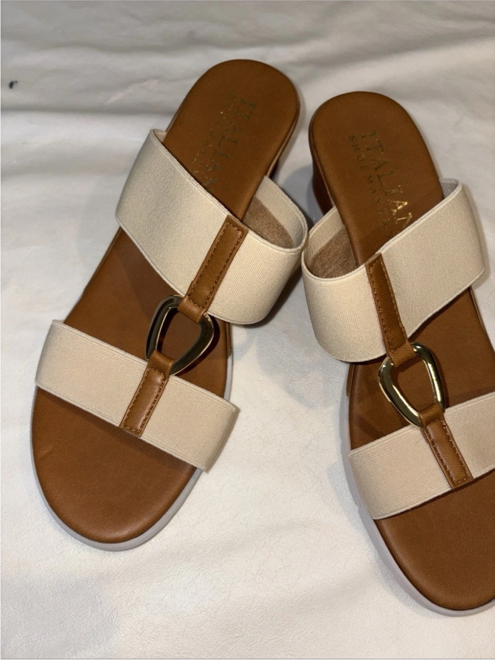 Italian Shoemaker’s Women’s Wedge Sandals Size 8 1/2 Cream Tan Slides